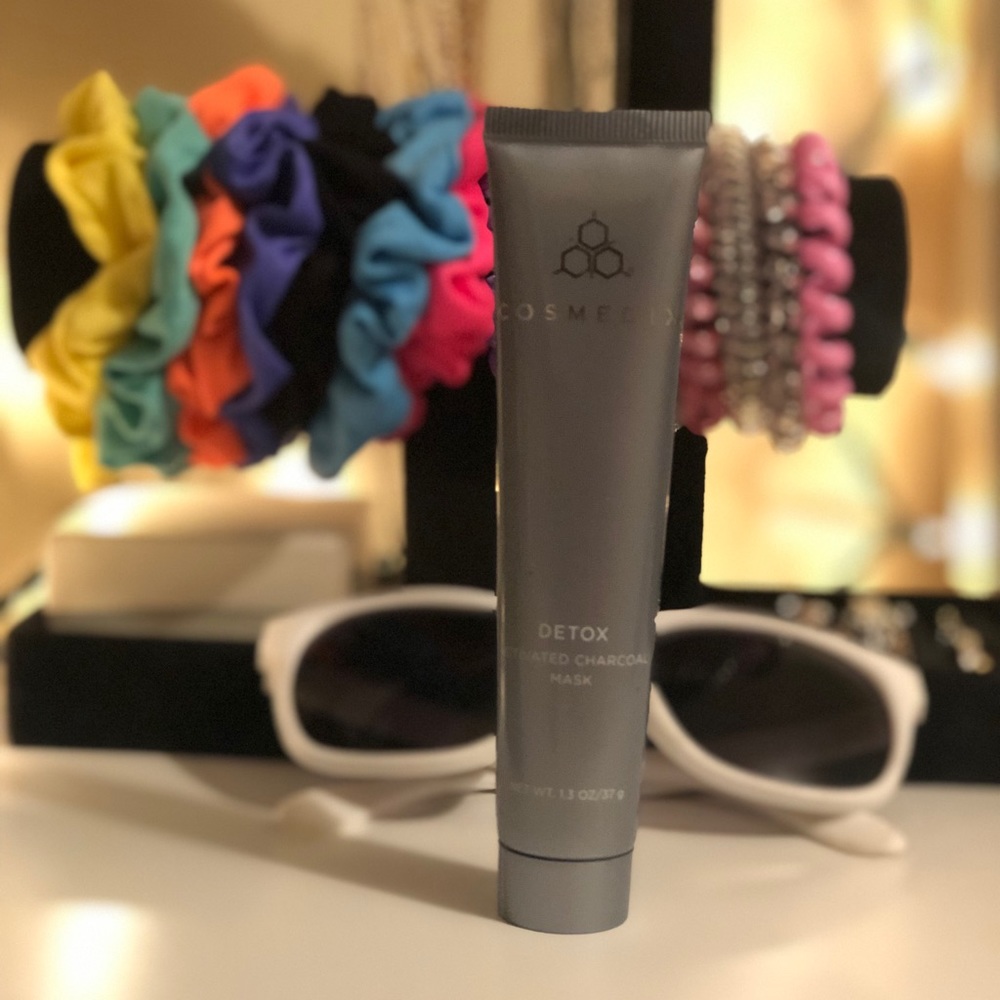Cosmetic Detox Activated Charcoal Mask